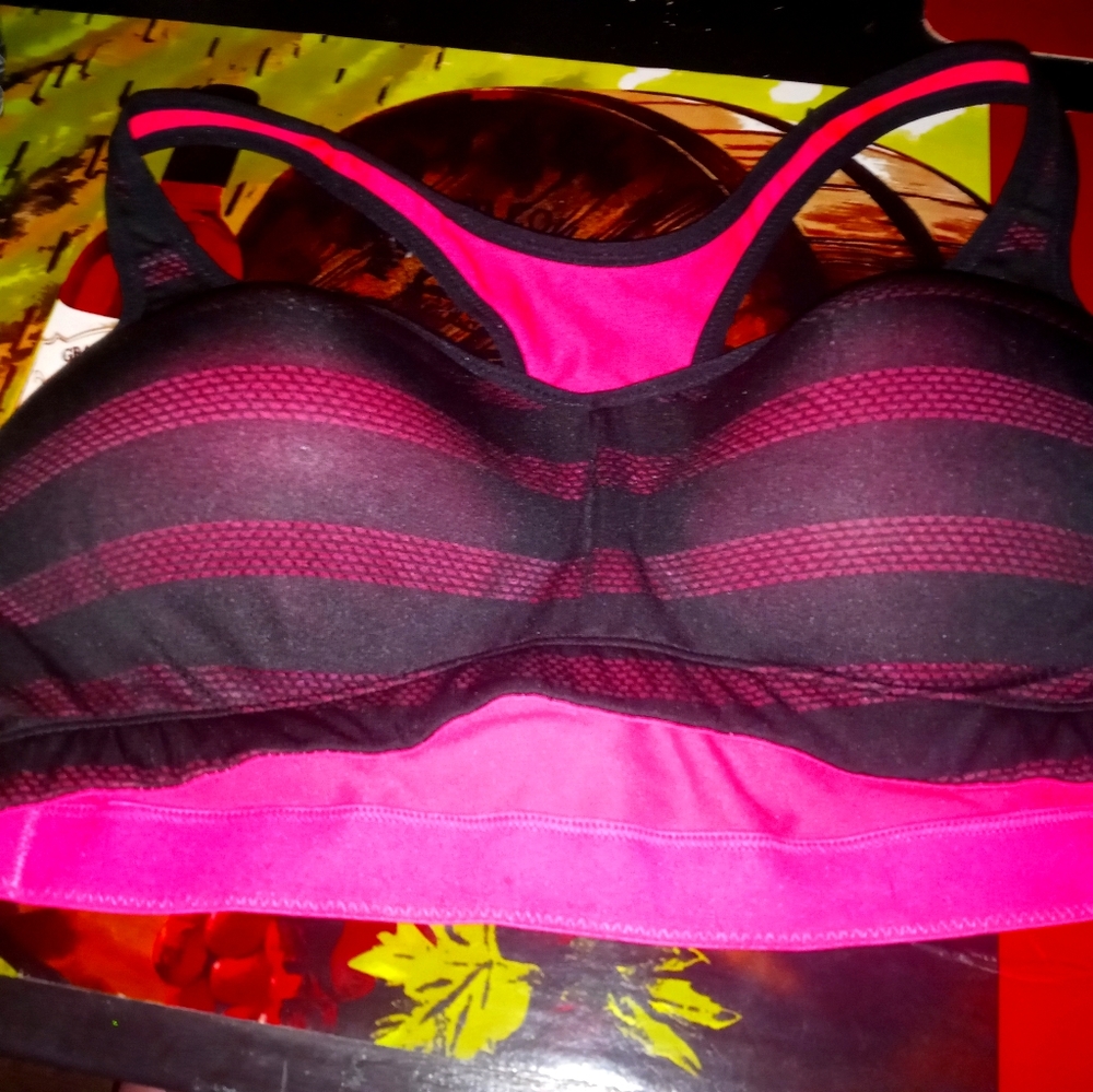Sports bra